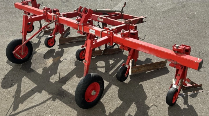 Steketee FS3000 inter row cultivator front hoeing machine