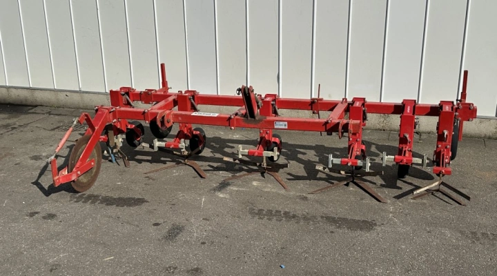 Steketee hoeing machine with 6 elements