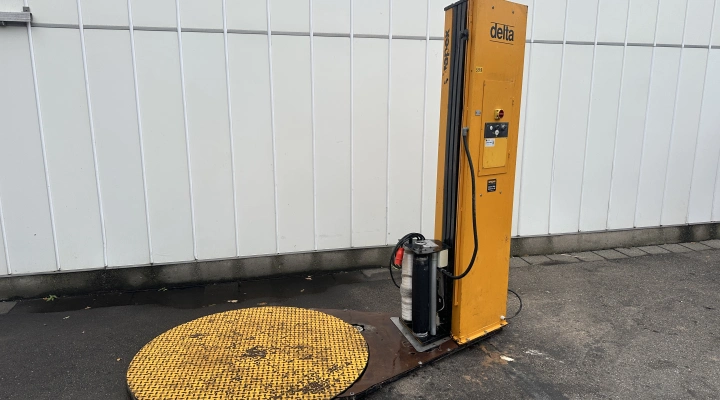 Strapex Delta pallet wrapper with netfilm