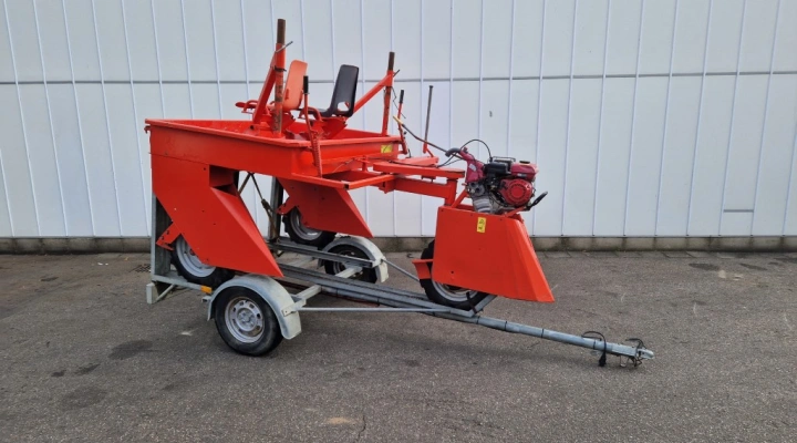 Structural selection wagon with transport trailer