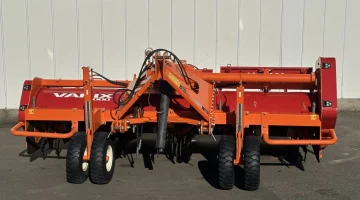Struik VARIX 3000 hill former