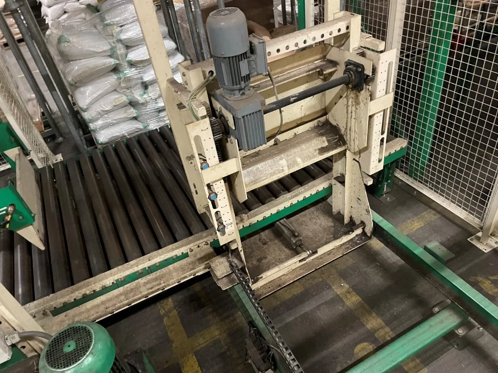 Symach FPS 900 bag palletiser • Duijndam Machines