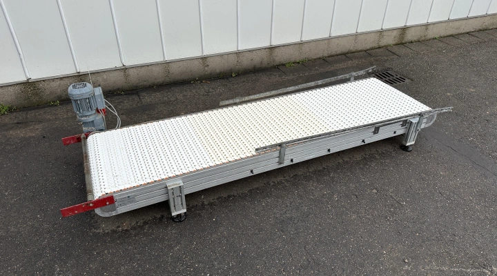 Taks conveyor With PP modular belt