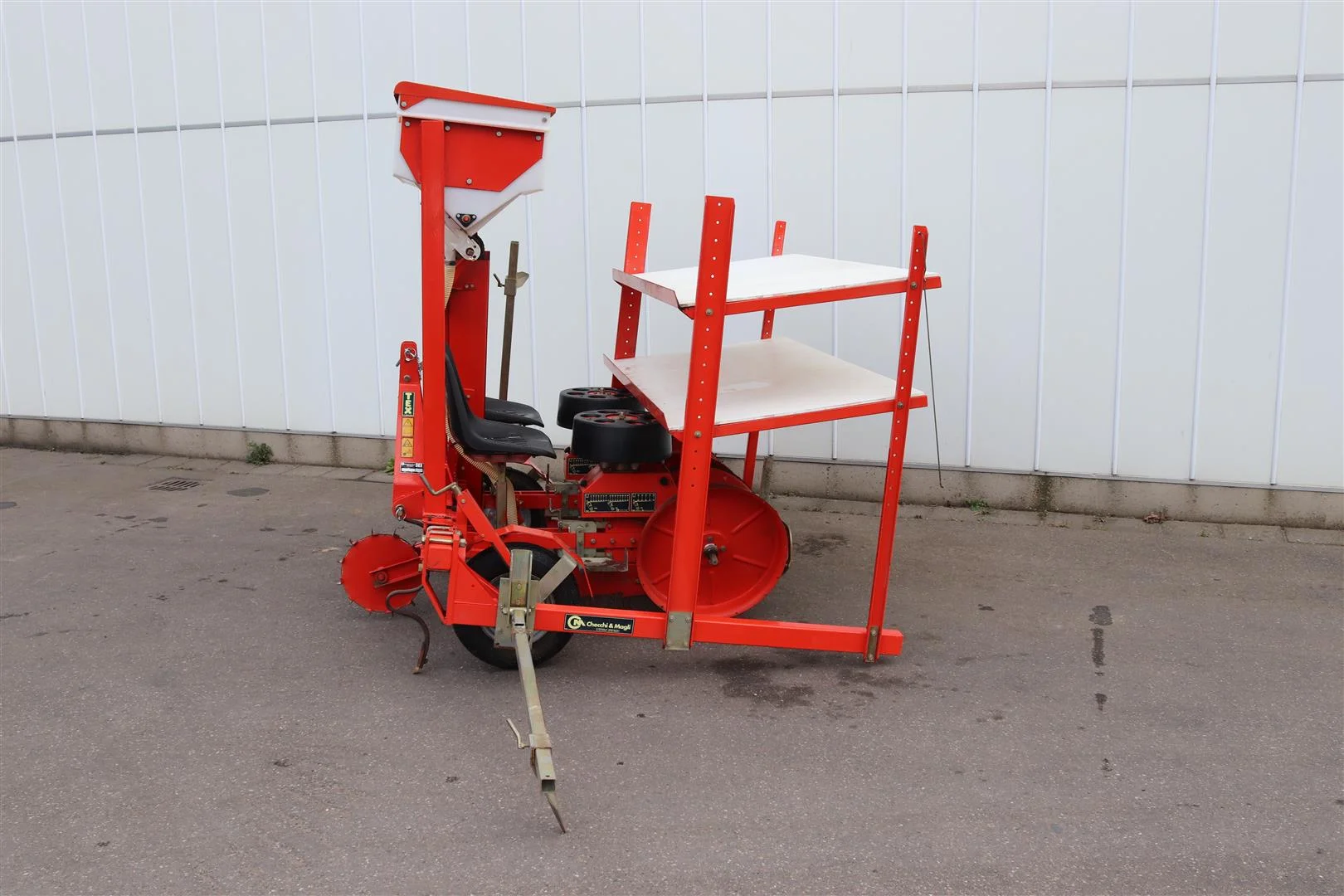 Checchi & Magli planting machine with Gaspardo fertilizer spreader