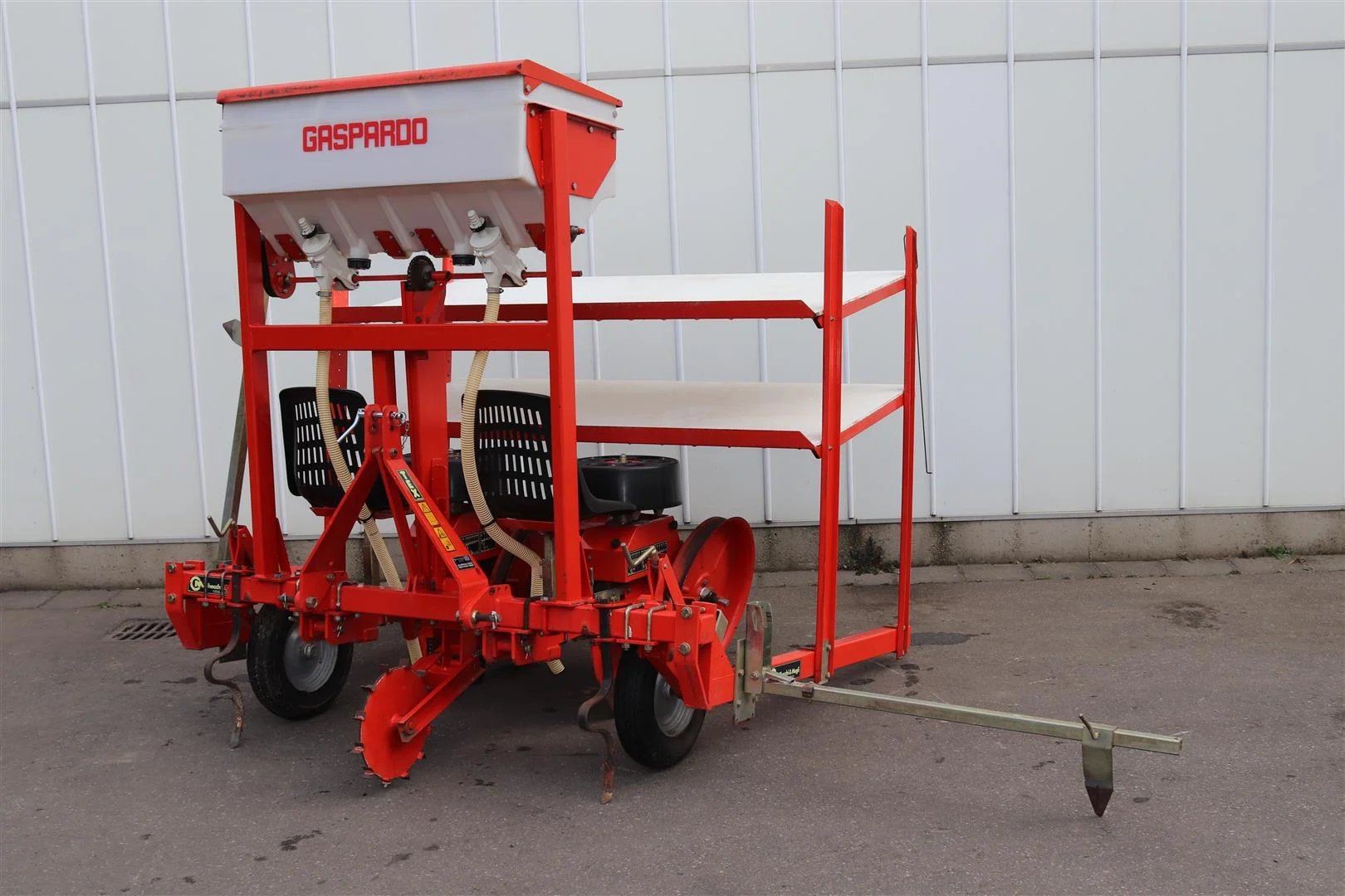 Checchi & Magli planting machine with Gaspardo fertilizer spreader