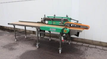 Total systems debulbing machine for tulips