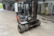 Toyota 02-8FDF15 forklift with Visser steering box and 3 adjustable-width pot forks