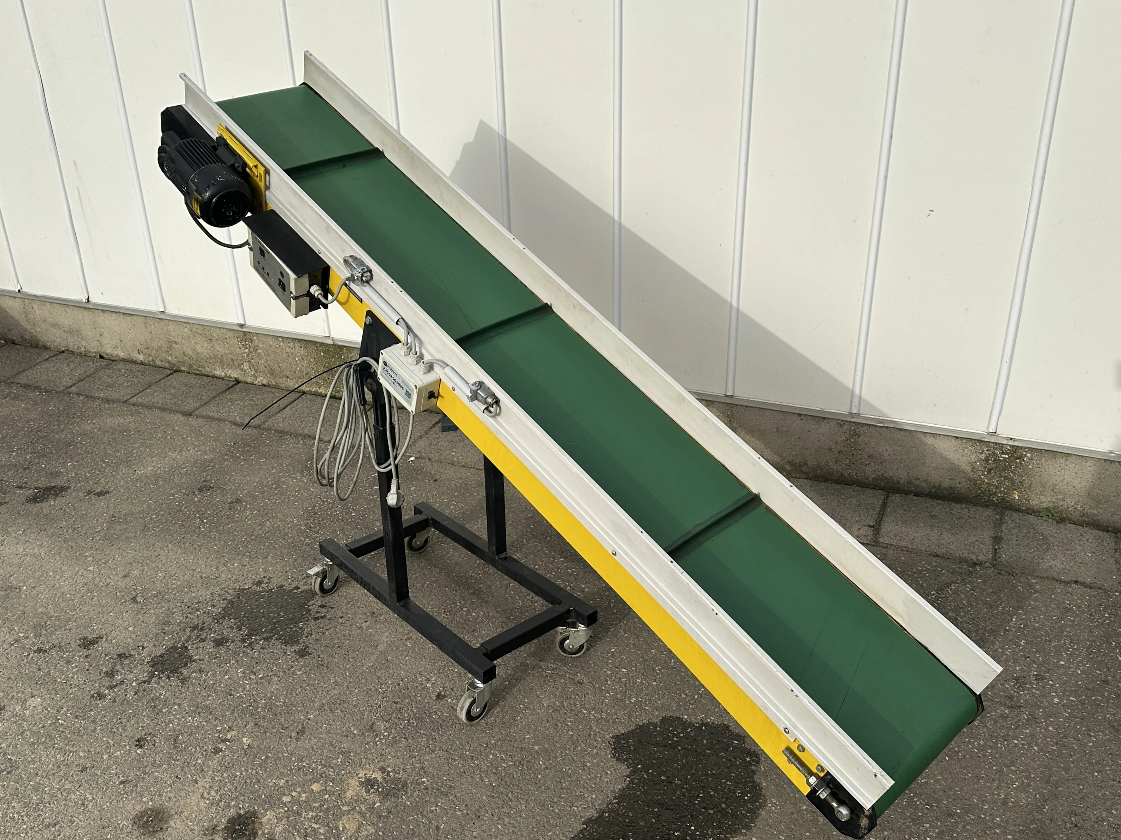 TTW VZB elevator incline conveyor 205 x 30 cm • Duijndam Machines
