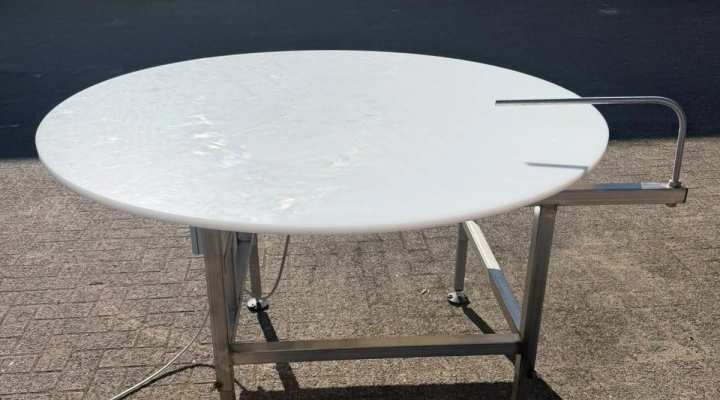 : Turntable Steel frame with a 150 cm plastic top