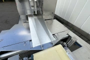 : Ulma PV-350 LSHI flow pack machine with feeding conveyor
