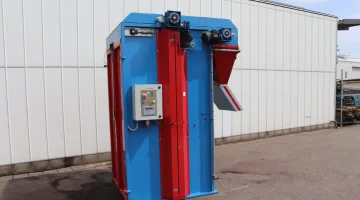 Urbinati CARBB 2400 Big bale breaker with moistering unit