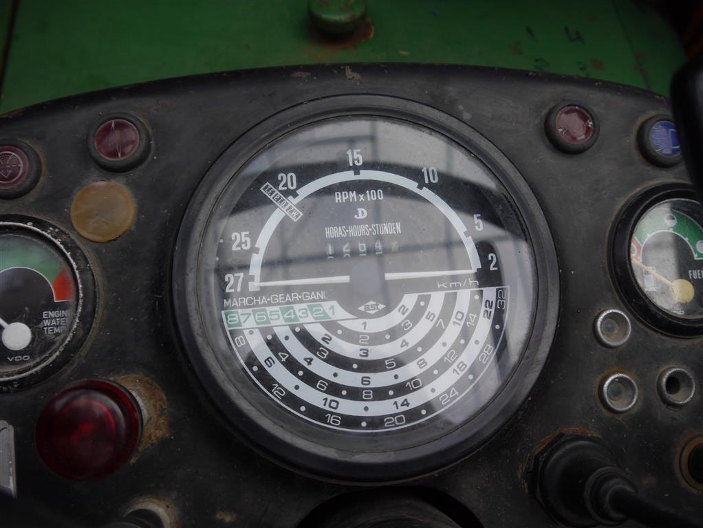 Трактор John Deere 1030