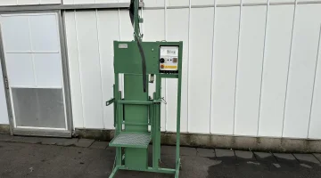 Van den Berg CVE emmervulmachine