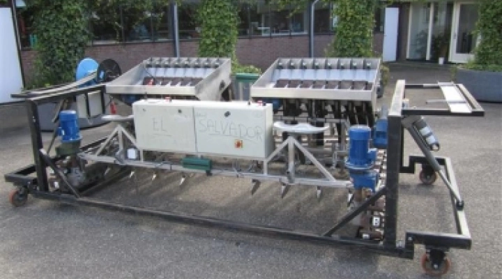 Van der Poel Freesia planting machine image 1
