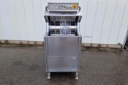 Van de Vecht RKV-401 crate washer