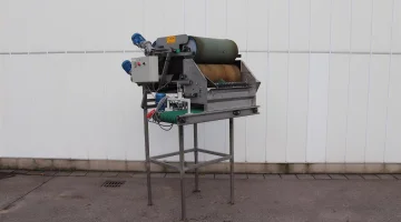 Van der Poel flower bulbs peeling machine