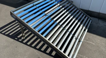 Verbruggen transportador sobre rolos Estrutura em aço inoxidável, 190 cm de largura x 165 cm de comprimento.