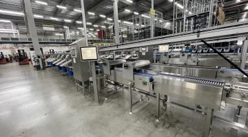 Proseal MC002 + SlipStream linia ważąca z rozdzielaczem torów z 14 stanowiskami ważącymi