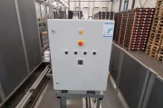 Viscon unloading and weighing system for vine tomatoes with palletizer