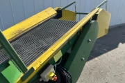 Visser AL dosing hopper with spiral roller cleaner