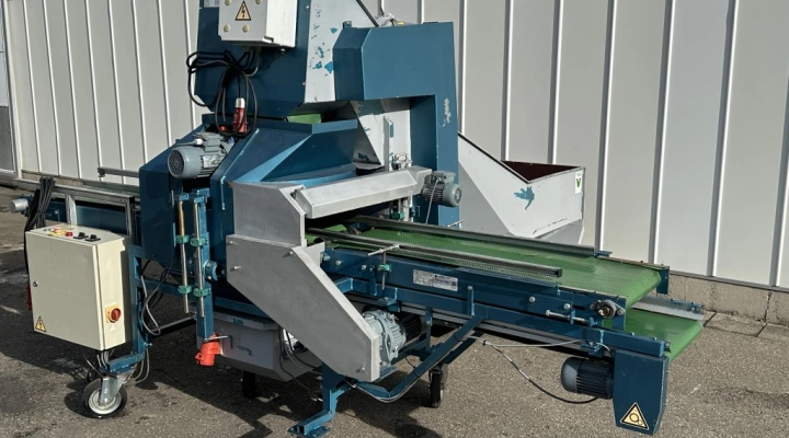 Visser FX40 tray filling machines with Vario 450 soil elevator