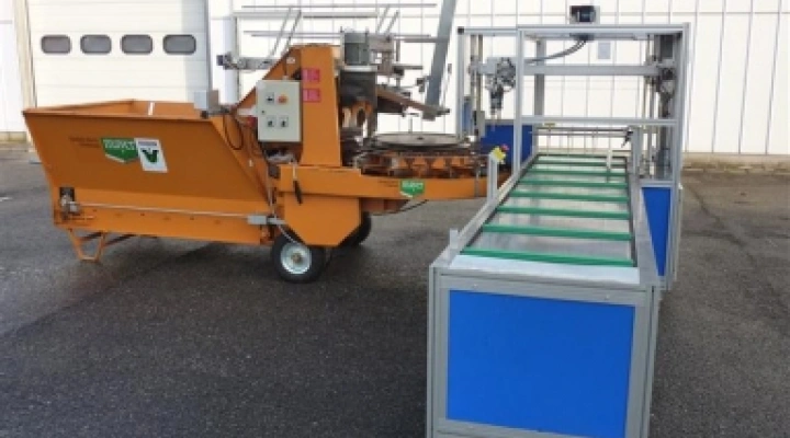 Visser Pic-O-Mat PC-11/2 transplanter image 1