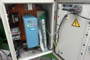 Visser receiving hopper with roller cleaning unit for potatoes