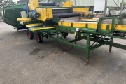 Visser receiving hopper with roller cleaning unit for potatoes