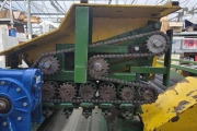 Visser receiving hopper with roller cleaning unit for potatoes