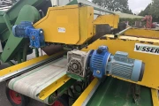 Visser receiving hopper with roller cleaning unit for potatoes