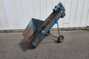 Visser screw conveyor to mix soil and water