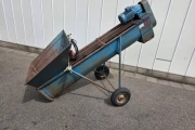 Visser screw conveyor to mix soil and water