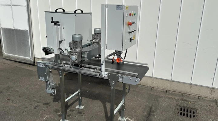 Visser VD450 tray covering machine