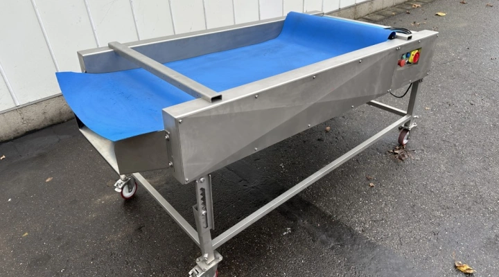 Voran brushing machine with 12 soft brushes