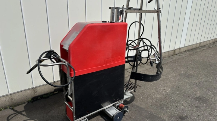 Wanjet S55 Spray Robot With Gutter Cleaning Attachment for tomato, cucumber and pepper growers.