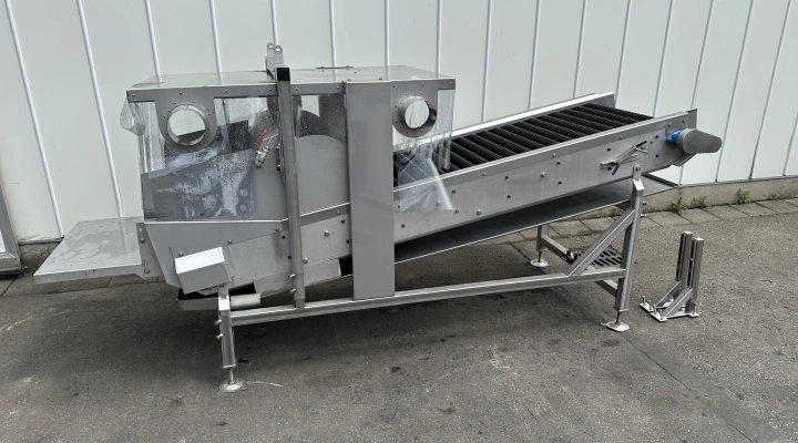 Roller inspectiion conveyor/ washer stainless steel frame with rubber disc rollers 250 x 70 cm