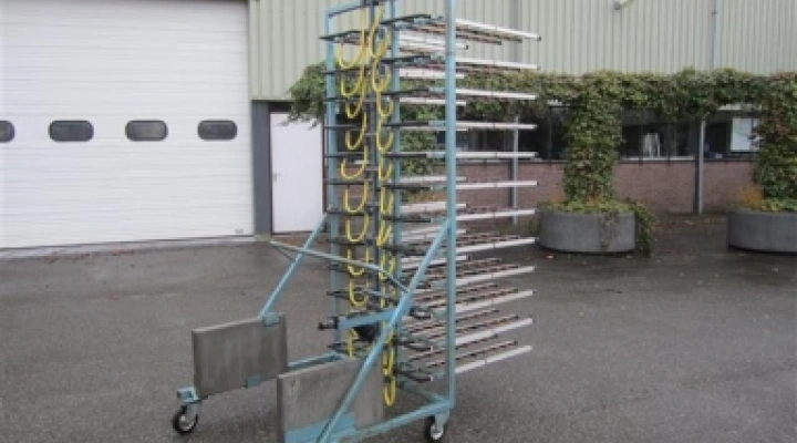 waterfilling machine for Wavin trays image 1