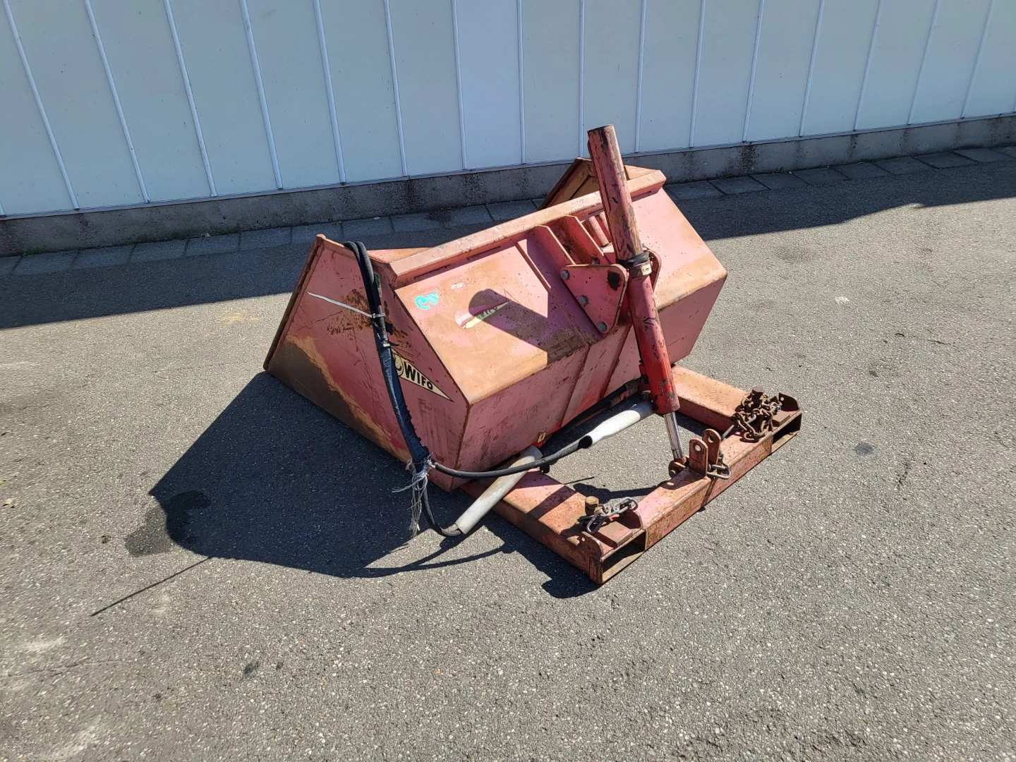 Wifo hydraulic shovel container for forklift • Duijndam Machines