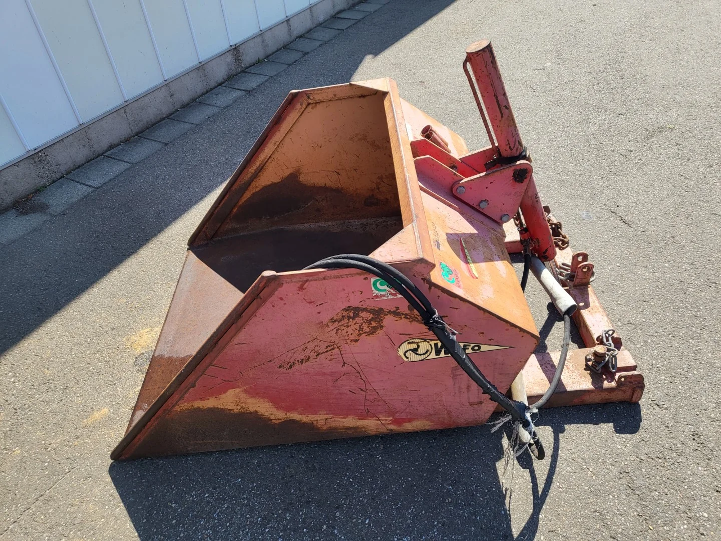 Wifo hydraulic shovel container for forklift • Duijndam Machines
