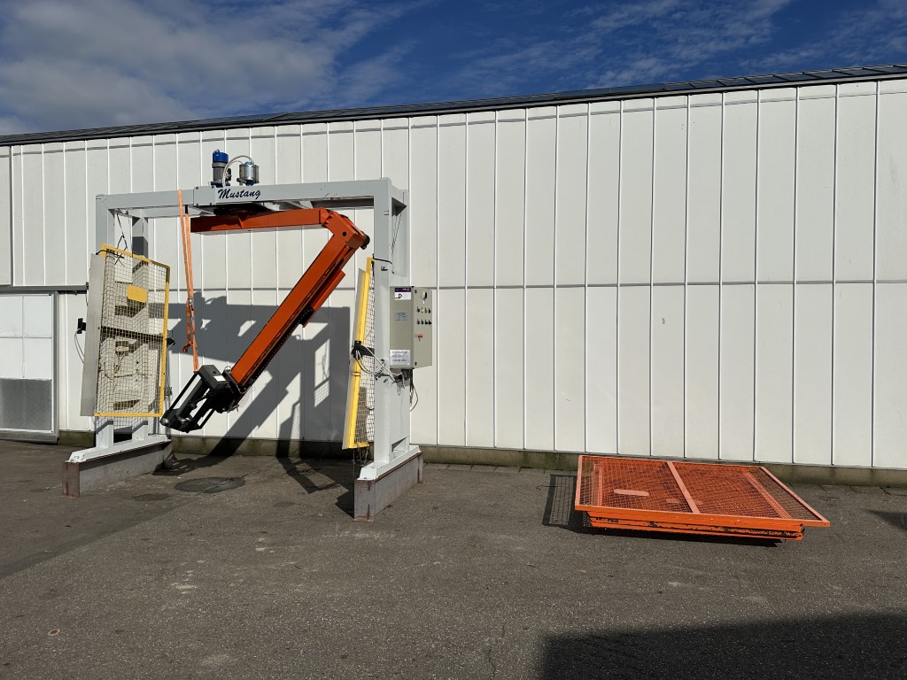 Бывший в употреблении паллетообмотчик